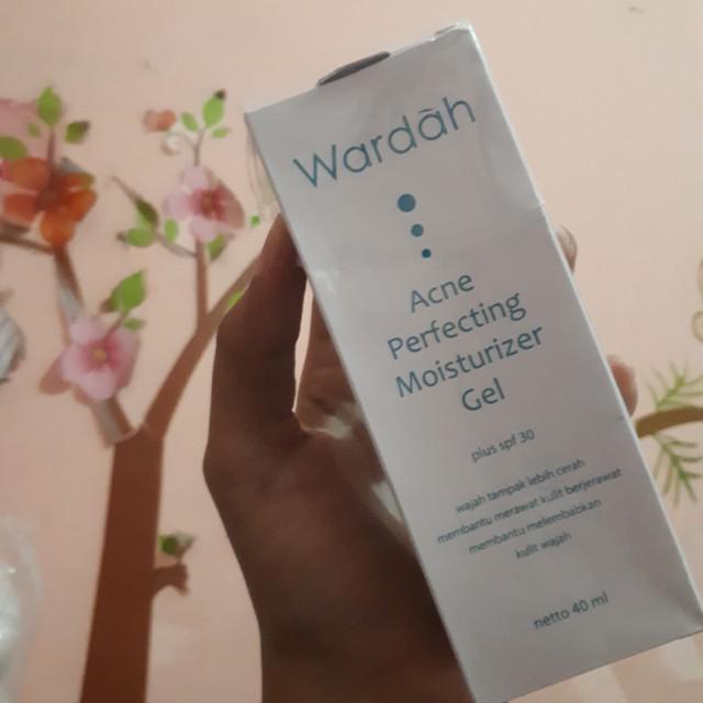 Wardah - Acne perfecting moisturizer gel, Kesehatan & Kecantikan, Rias