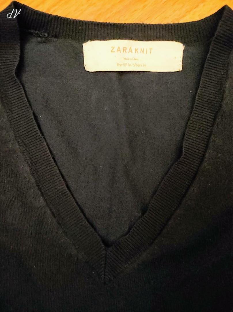 Zara Navy Blue Lightweight Knitted Pullover (Category: Coats, Jackets and Outerwear) located in Cebu City. Submitted by jaynee08 (Listing ID 176258243, Image 2). Description: Bought in the Netherlands. Preloved but in excellent condition. Perfect for office wear..