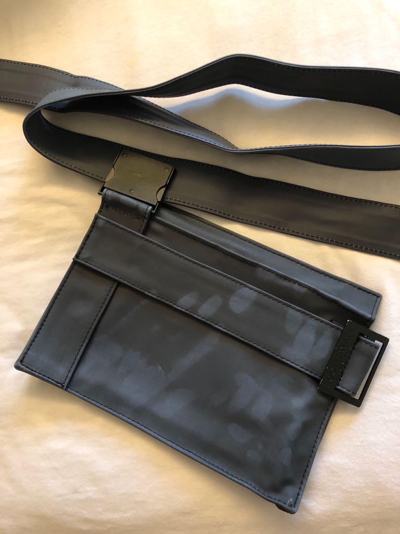 Túi đeo chéo A-COLD-WALL* leather strap transparent utility bag | Shopee  Việt Nam
