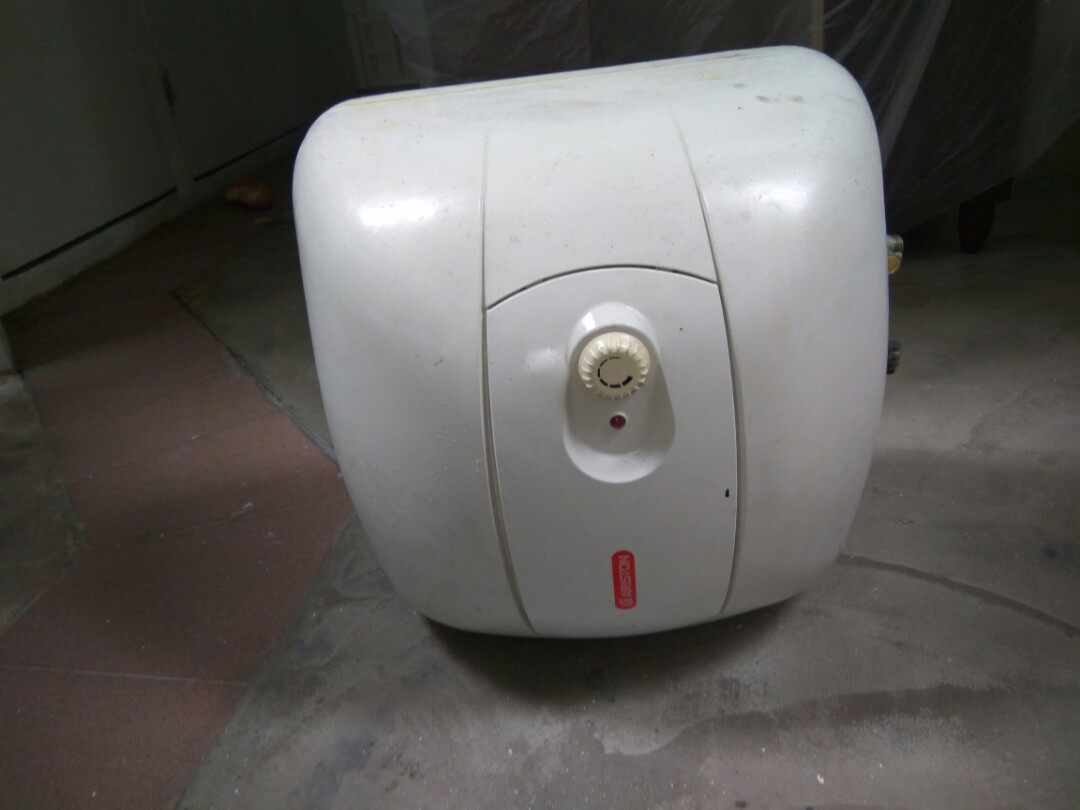 Ariston Electric Storage water heater, TV & Home Appliances, Water