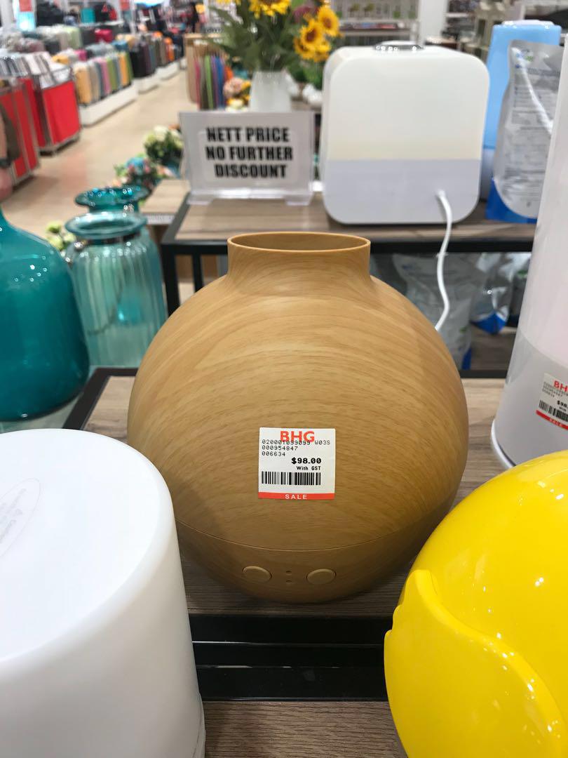 Aroma Diffuser (Category: Home Fragrance) located in Singapore. Submitted by bphouse (Listing ID 176265574, Image 3). Description: Bought it from BHG 6 month ago, costed $98, weekend always out, rarely use hence list for sale Heavy duty, sufficient aroma for living room and big tank to last 8hrs+ Adjustable rate. Low water level warning, Auto cutoff if ignored Night lighting.
