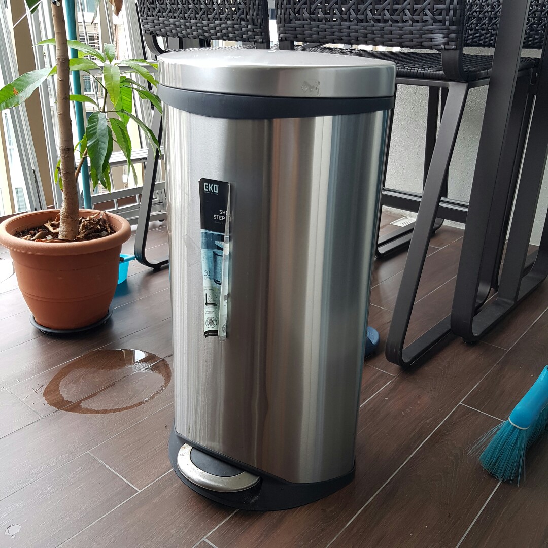 EKO Dustbin Trash Bin, Furniture & Home Living, Cleaning & Homecare