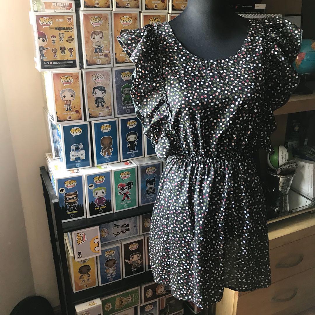 Flared sleeves Polka Dots Dress (Category: Dresses) located in Manila. Submitted by everchic (Listing ID 166863806, Image 1). Description: In perfect condition Garterized waist Can fit S - M TAGS CASUAL DRESS POLKA DOTS .
