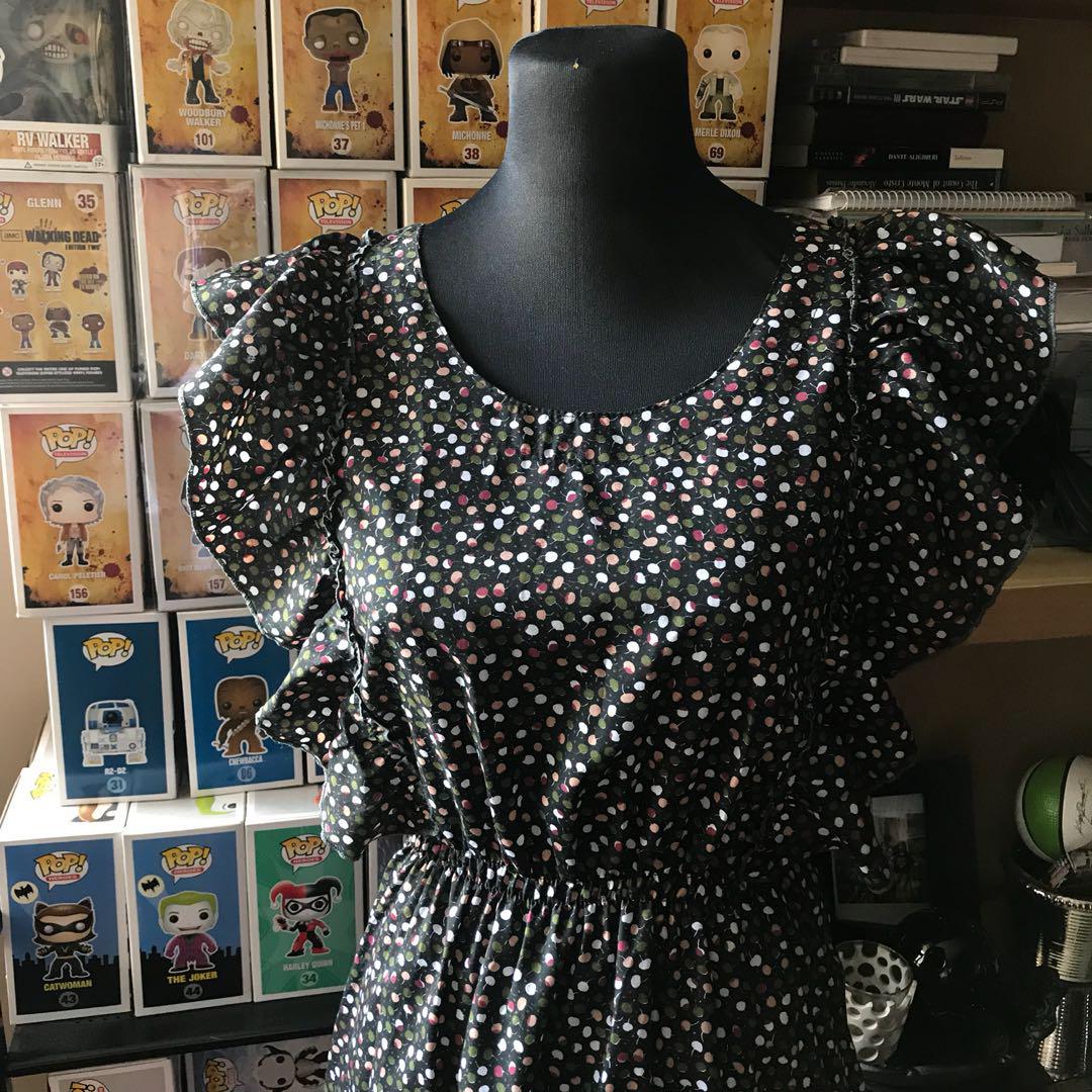 Flared sleeves Polka Dots Dress (Category: Dresses) located in Manila. Submitted by everchic (Listing ID 166863806, Image 2). Description: In perfect condition Garterized waist Can fit S - M TAGS CASUAL DRESS POLKA DOTS .