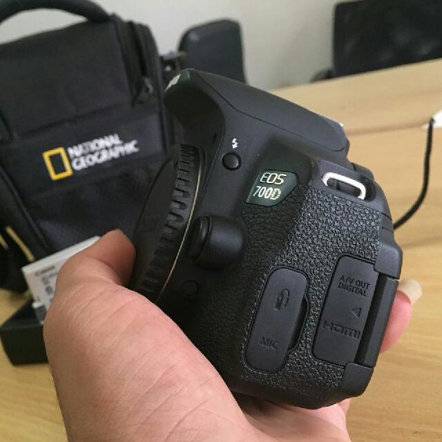 kamera dslr canon eos 700d body only