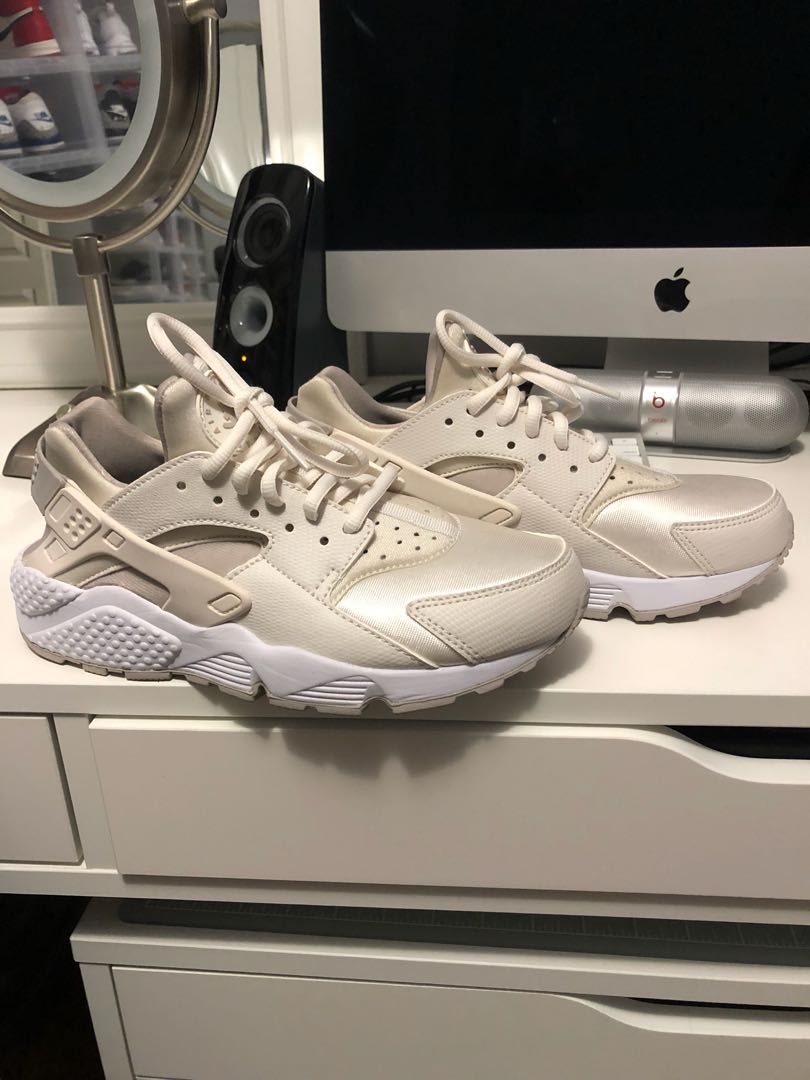 Nike Huarache Size 7.5 Women s Fits 7 Women s Women s Fashion