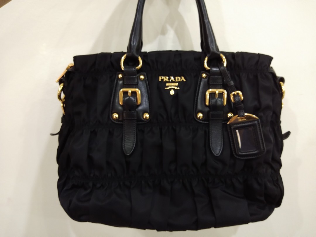 prada purse milano