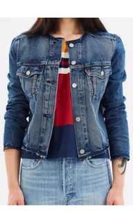 (BNWT) LEVI'S cropped seamed trucker denim jacket