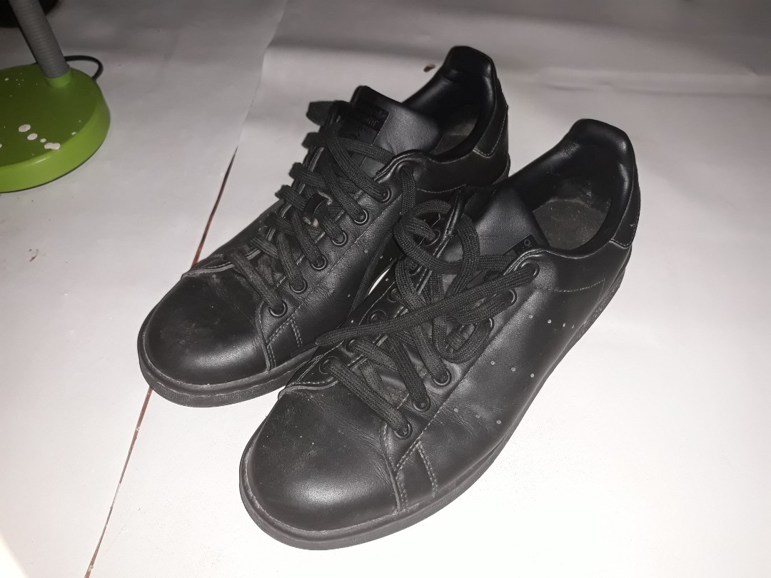 stan smith triple black