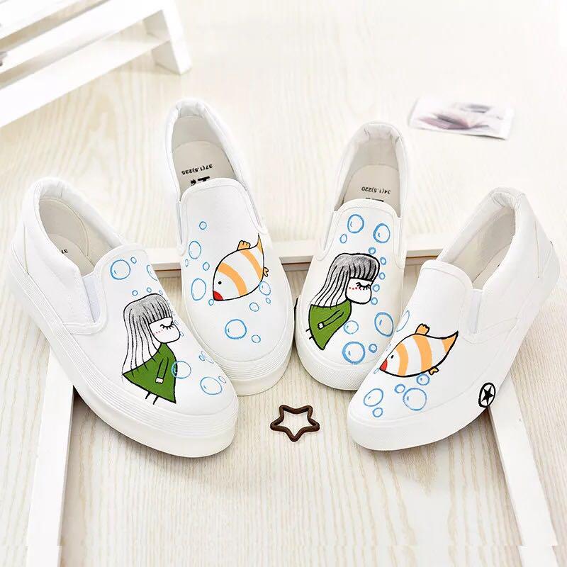 Childrens white outlet canvas shoes