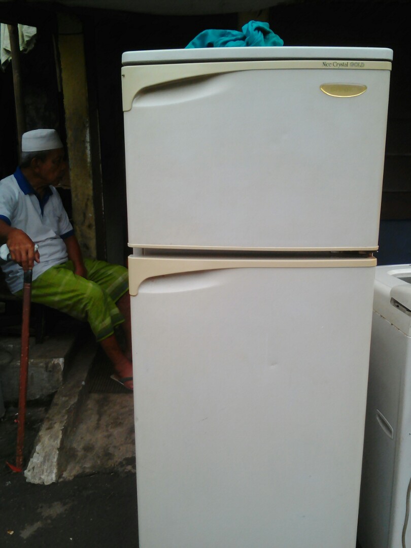 Kulkas Sharp 2 Pintu Tidak Dingin Model Rumah Minimalis 2020
