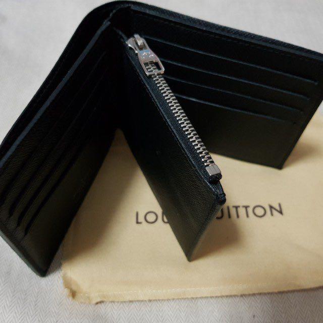 Louis Vuitton 2016 Taïga Amerigo Wallet - Black Wallets