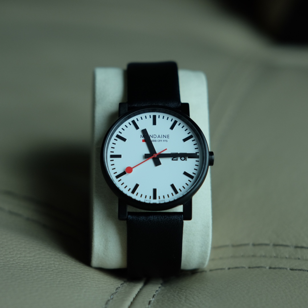 Mondaine evo big hotsell date