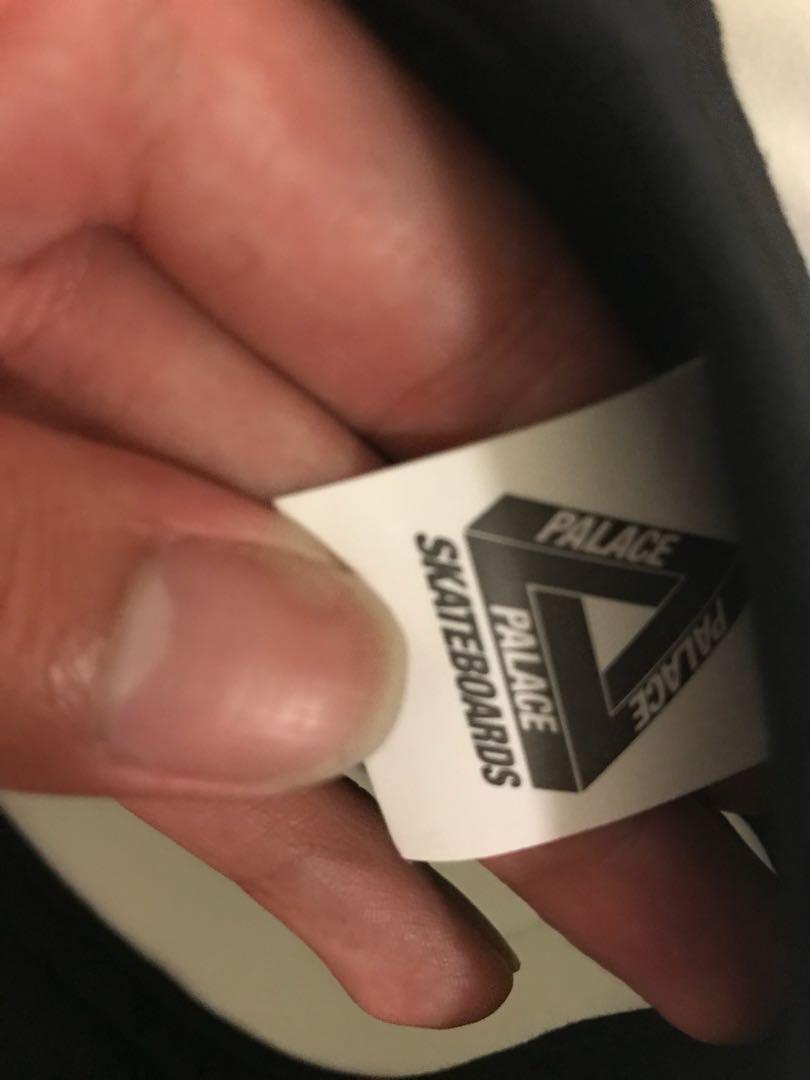 PALACE SPLIT LOGO 6 PANEL CAP (Category: Caps & Hats) located in Singapore. Submitted by b.hype (Listing ID 176535331, Image 3). Description: Ready to sell. Able to nego. Can provide receipt for you upon dealing. If you want to LC, I will be able to snap closer up pics. 100% Authentic ✅✅✅ Able to NEGO. 🚫🚫🚫 NOT FAKES 🚫🚫🚫 Meet-Up. .