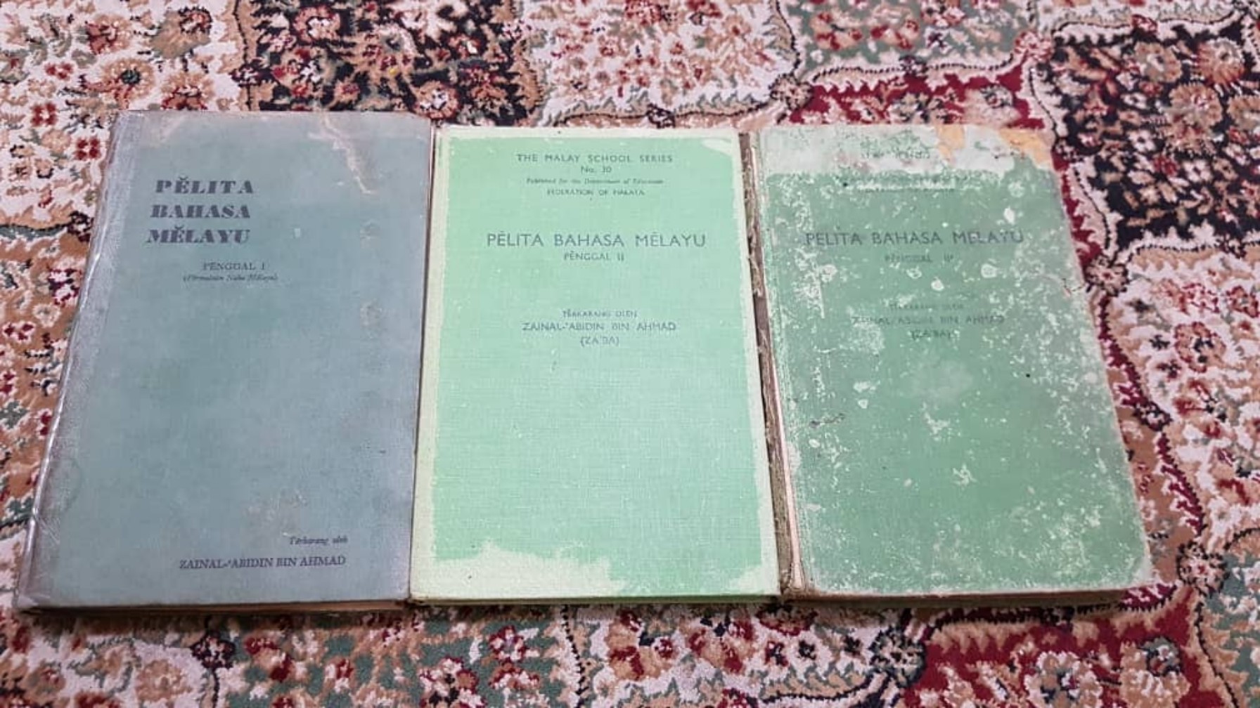 Pelita Bahasa Melayu Jilid 1 3 Oleh Pendeta Za Ba Books Stationery Books On Carousell