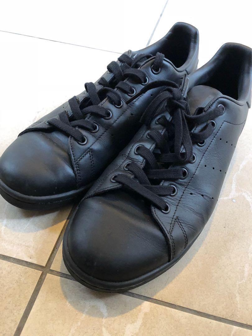 stan smiths black