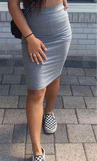 Fitted long skirt