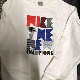 Nike 大學T  近全新