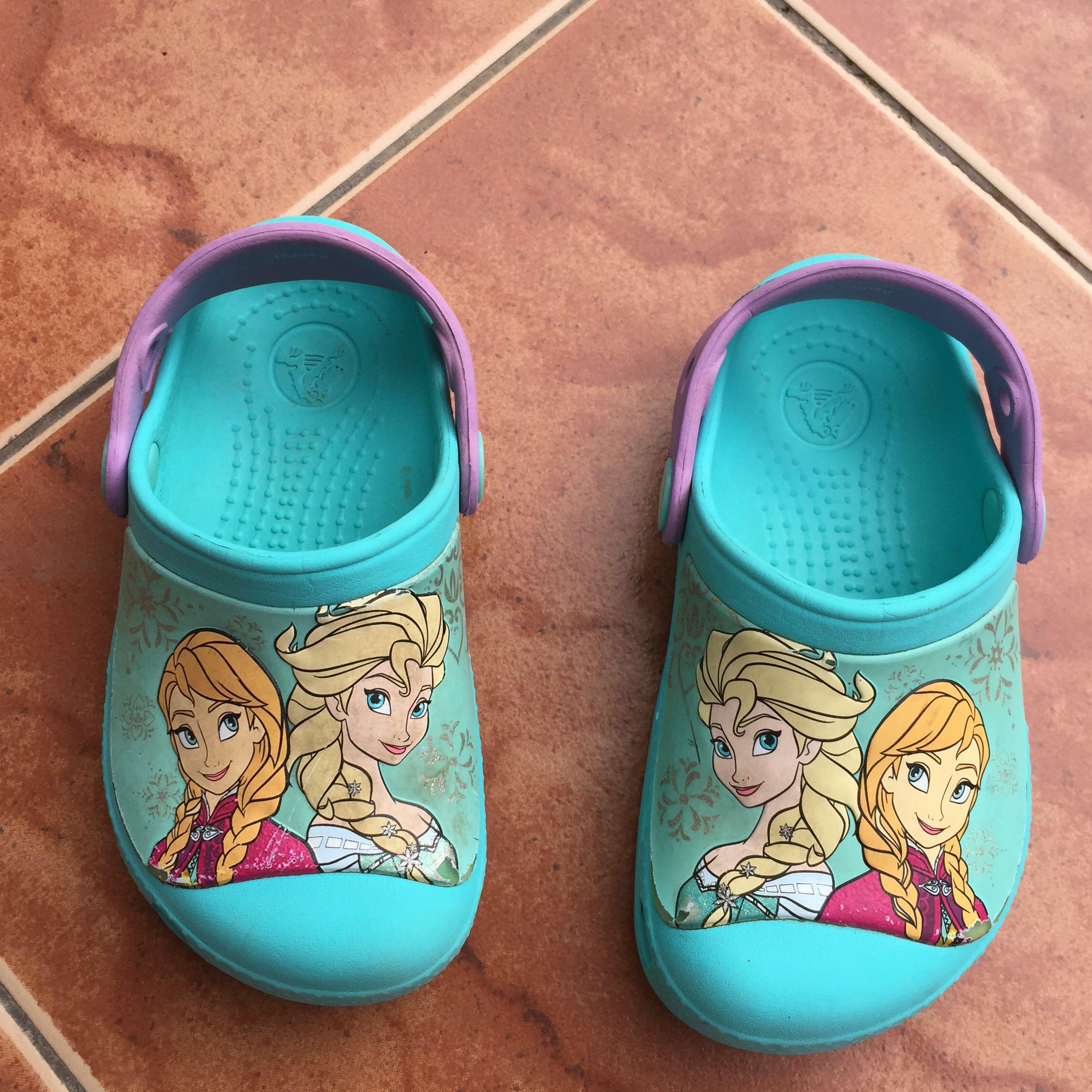 Authentic used crocs (Category: Babies & Kids Fashion) located in Bacolod City. Submitted by kitkat_2016 (Listing ID 176671563, Image 1). Description: .