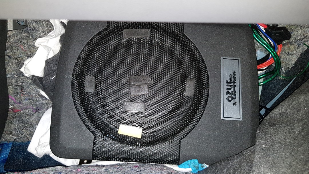Azur 8unc Underseat Subwoofer with AMP(usia 3bulan), Auto 