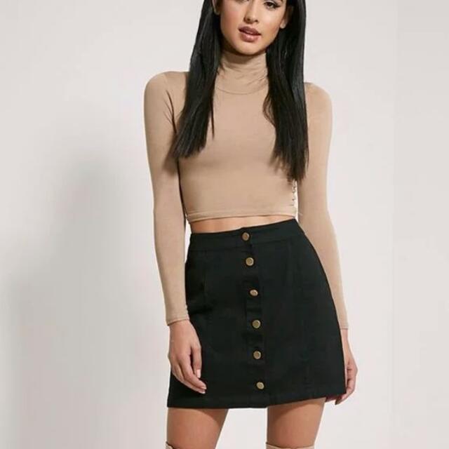 Button down store skirt black