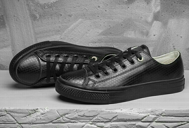 black mesh converse