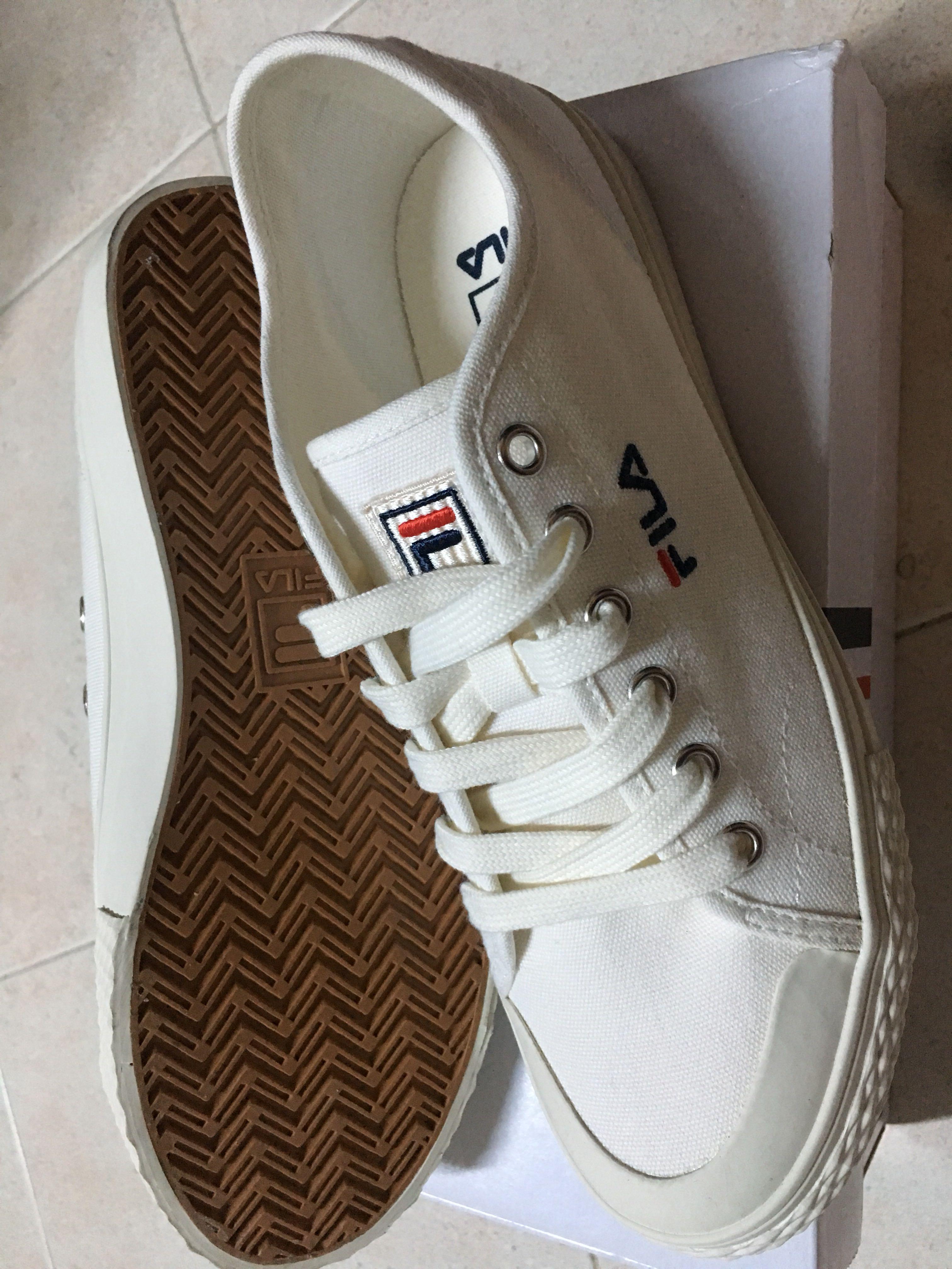 Fila classic hotsell kicks off-white