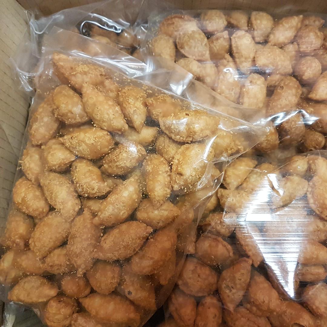 Karipap Mini Inti Serunding Ikan Kg Laut Rangup And Crispy Snack Food And Drinks Packaged 9548