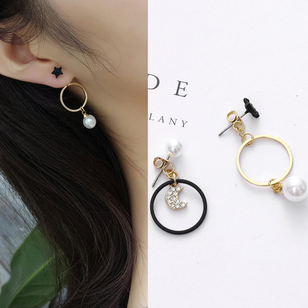 Asymmetric star moon earrings discount