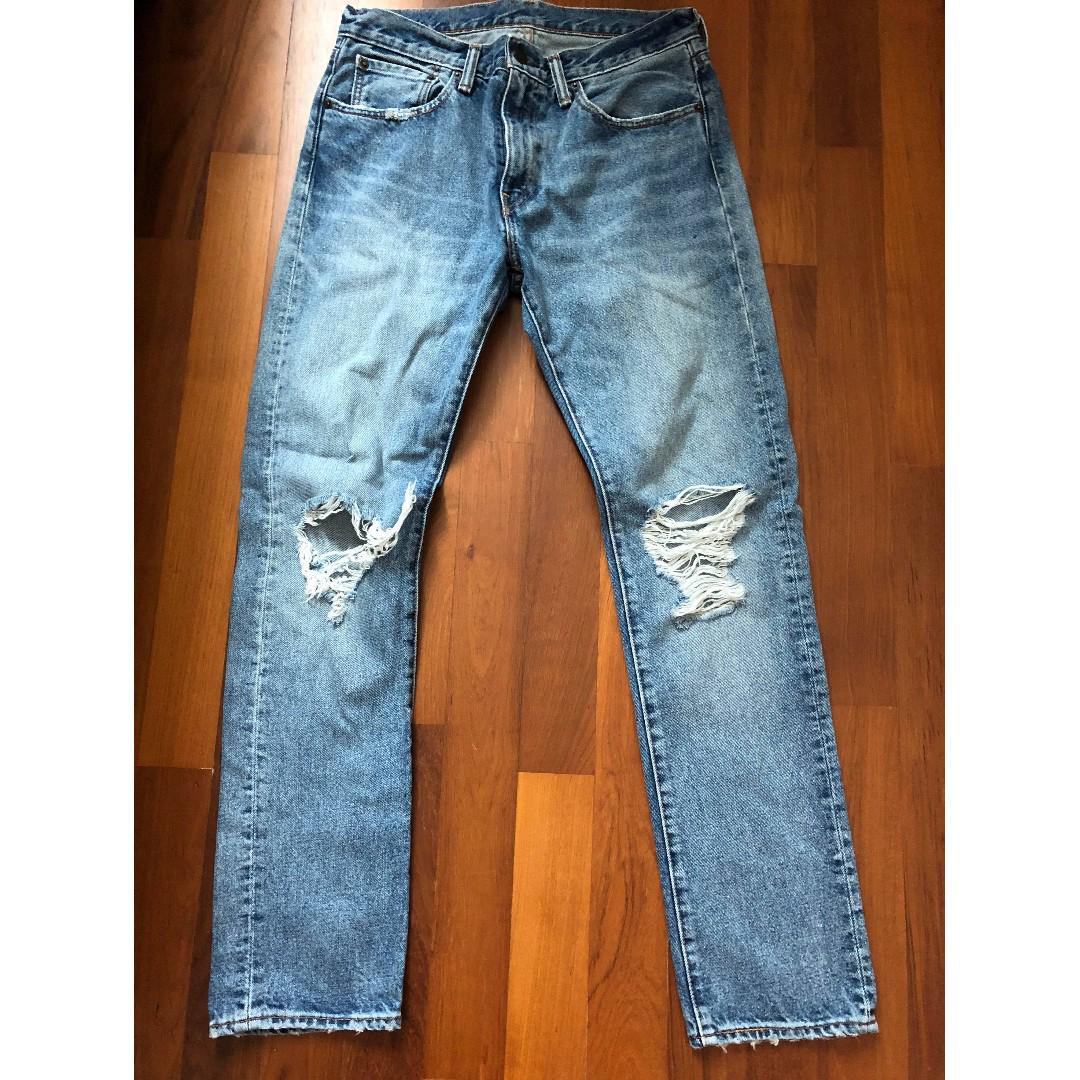 Levis Ripped Jeans, Men's Fashion, Bottoms, Jeans on Carousell