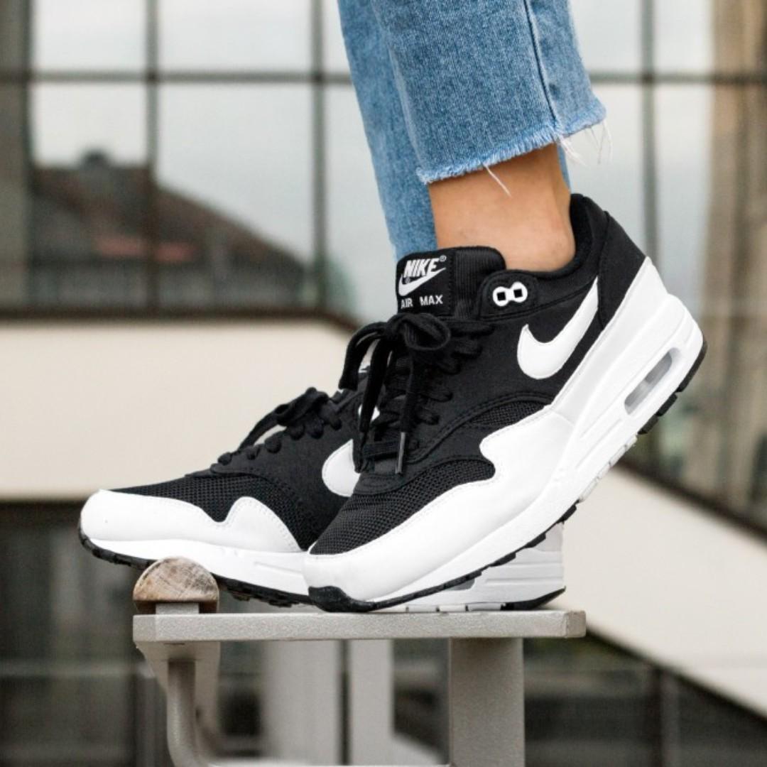 nike air max 1 black and white womens