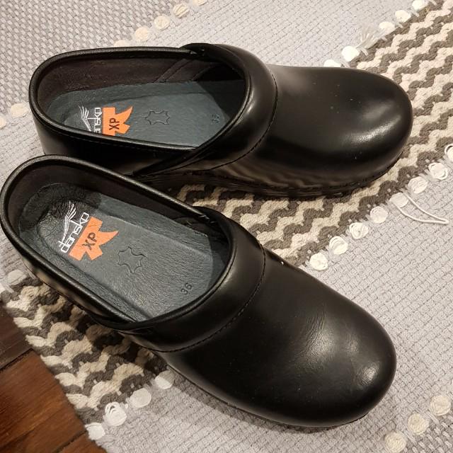 difference between dansko xp and professional