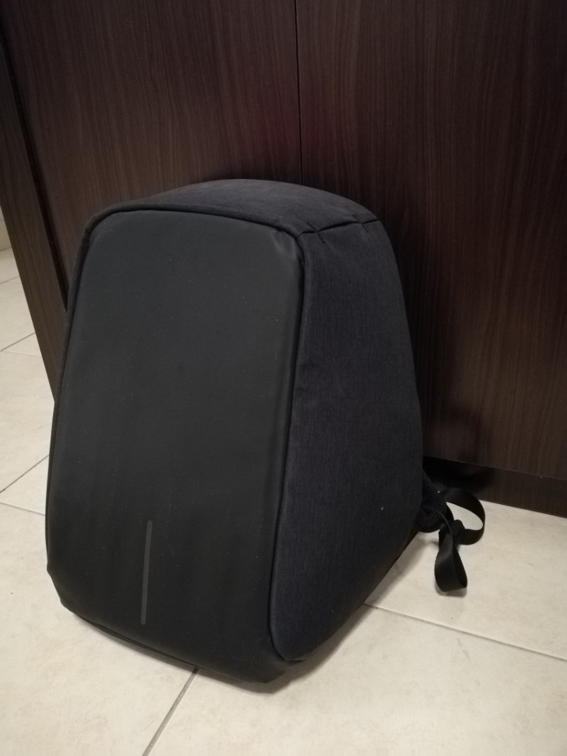 Anti Theft Bobby Bag, Men's Fashion, Bags, Belt bags, Clutches and Pouches on Carousell