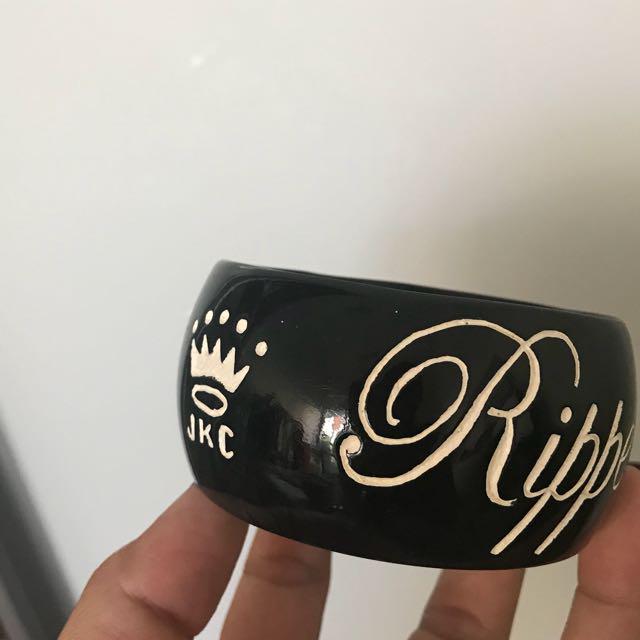 Chanel jessica Kagan Cushman bracelet resin black Ripped off by Chanel