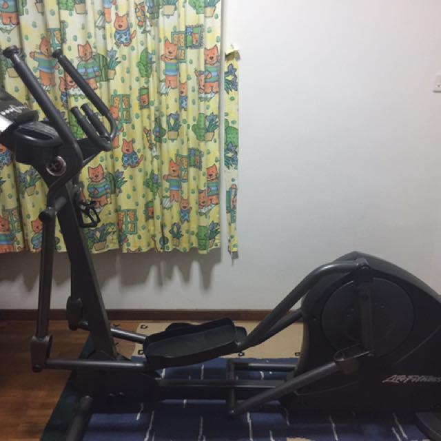 LifeFitness Elliptical Cross Trainer X1, Sports Equipment, Exercise