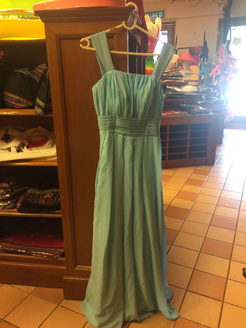 Long dresses (Category: Dresses) located in Kota Kinabalu. Submitted by multi_store333 (Listing ID 176794792, Image 1). Description: .