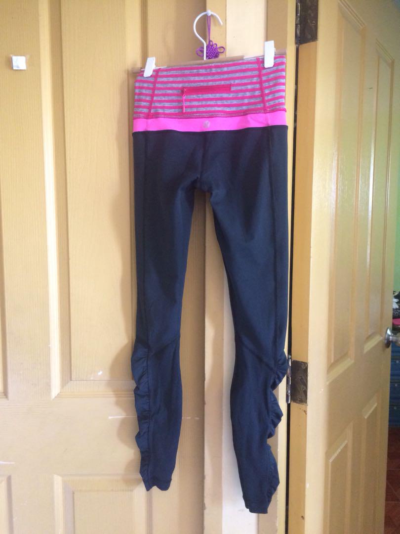 Lululemon black/pink tights (Category: Activewear) located in Pasig City. Submitted by sandacecloset (Listing ID 176807388, Image 2). Description: lightly used, excellent used condition Opp 800.