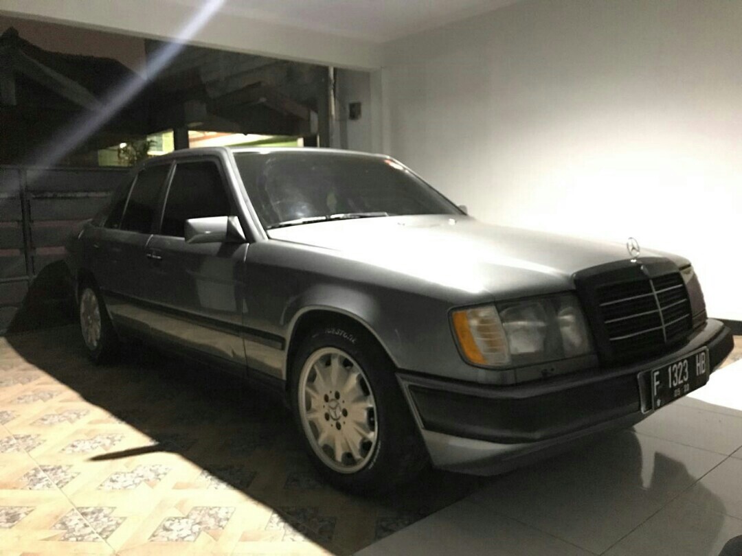 Mercedes Benz 230E Boxer W124 MT 1988 Mobil Motor Mobil Untuk