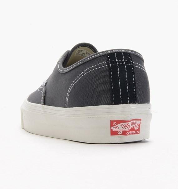 Vans vault on sale asphalt black