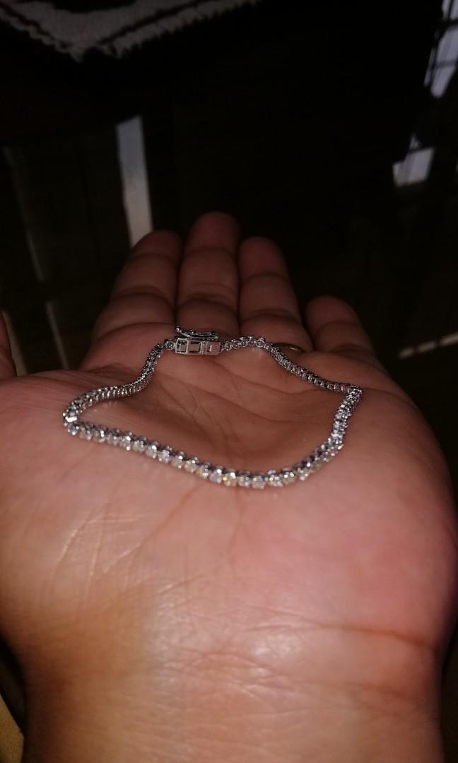 18k Tennis Bracelet Japan White Gold 1 Carat Total Stone Women S Fashion Jewelry On Carousell