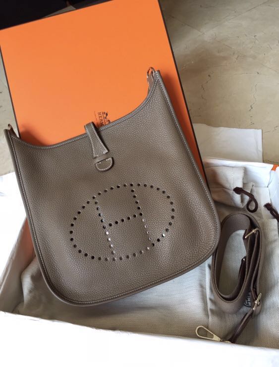 evelyne iii pm