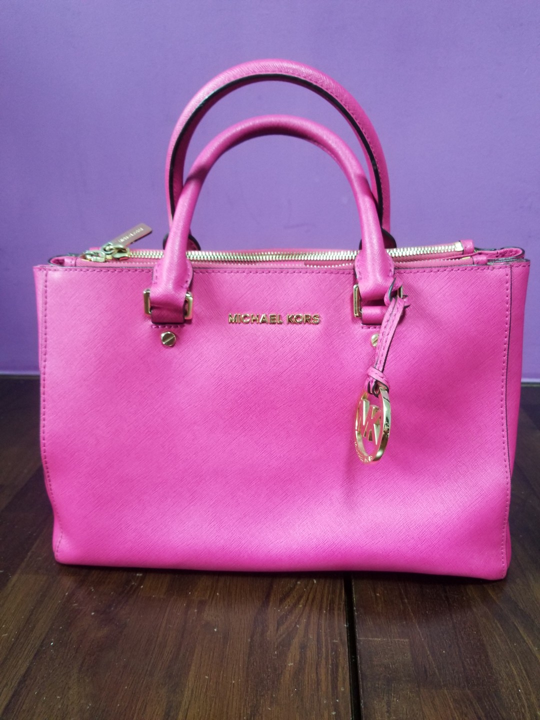michael kors raspberry bag