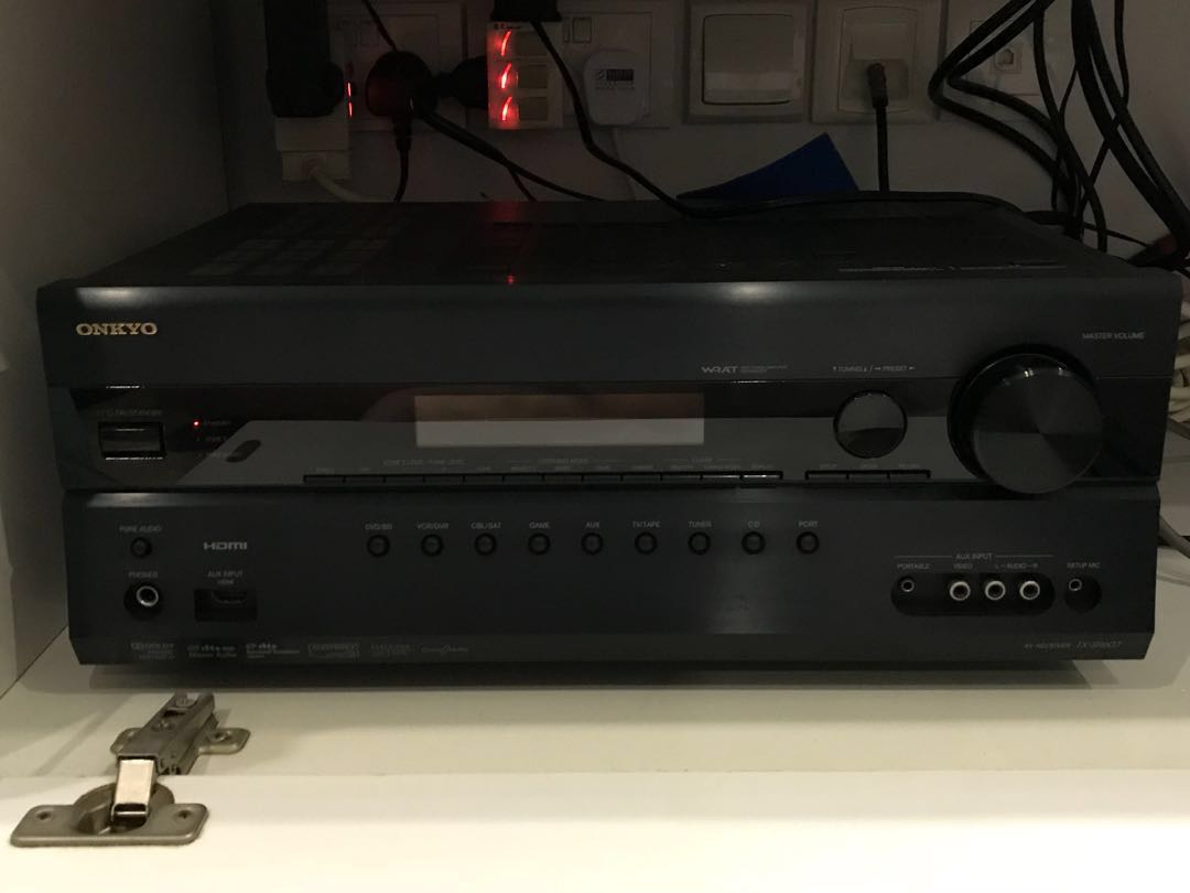 Onkyo AV receiver TXSR 607 with Jamo 5.1 speaker set & sub woofer