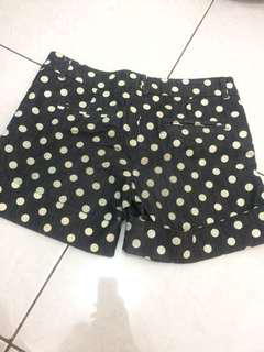 Celana pendek