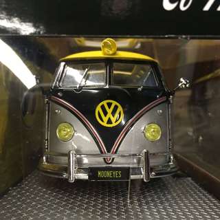 1959 VW Microbus Deluxe USA Model 1:24