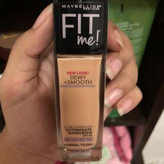130 Maybelline Fit Me! Dewy+Smooth Foundation Buff Beige
