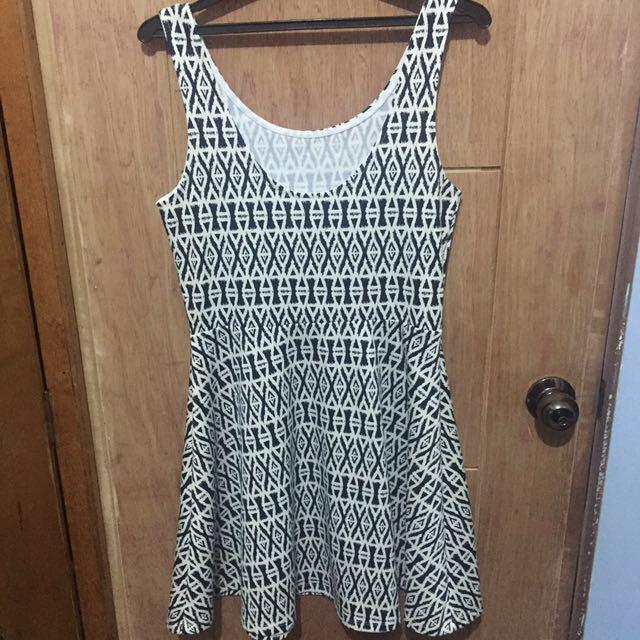 H&M Dress (original, bought in US) (Category: Dresses) located in Manila. Submitted by laladc (Listing ID 103116813, Image 3). Description: Good as brand new 👍😊 Size US8 (I'm small to medium built, mostly medium here in Pinas) Used it only once (I look chubby in it 😔 haha!) H&M original (you may check it in any H&M stores now; it's being sold at P599) Shipping or meet-up okay.