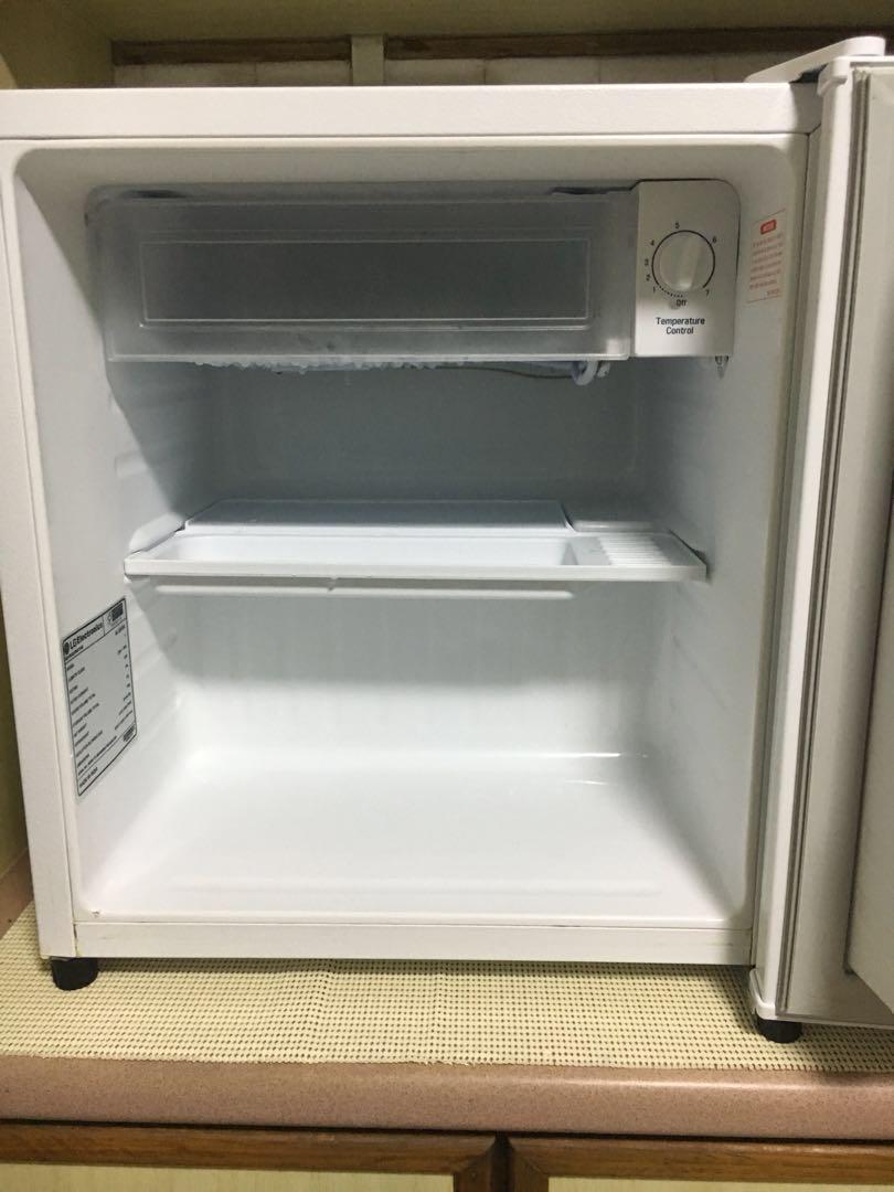 Mini refrigerator (LG GL051SQ, 43L white builtin freezer refrigerator