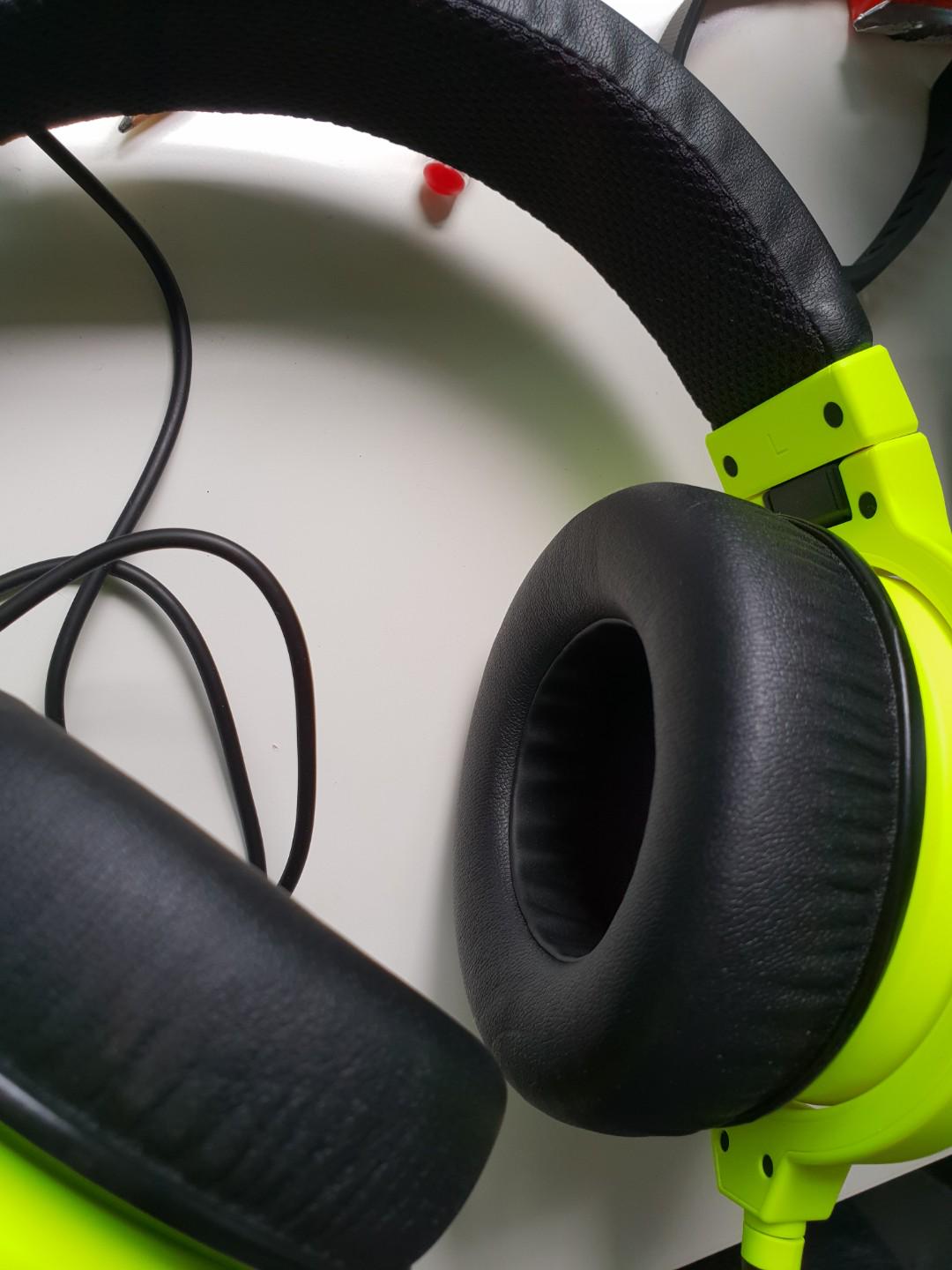 Razer headphone, Audio, Headphones & Headsets on Carousell