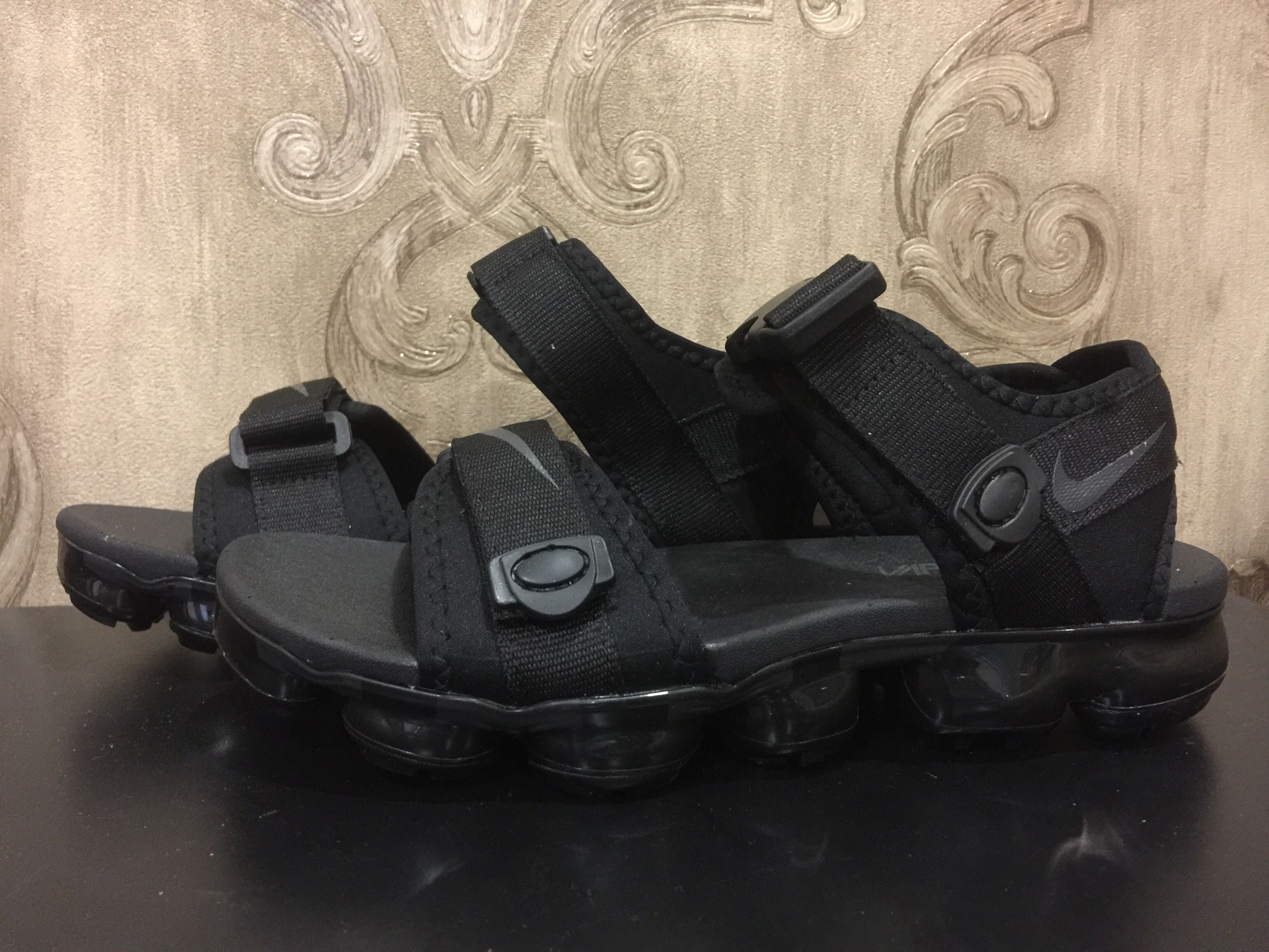 Vapormax Sandals Men s Fashion Footwear Flipflops and Slides on